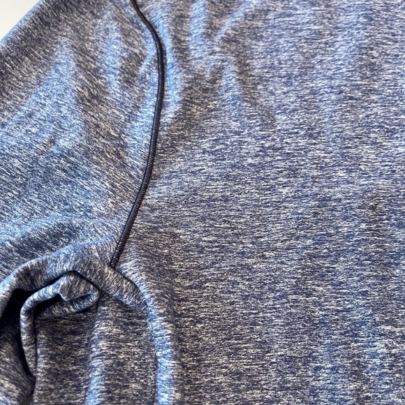 Lululemon long sleeve - Picture 3 of 9